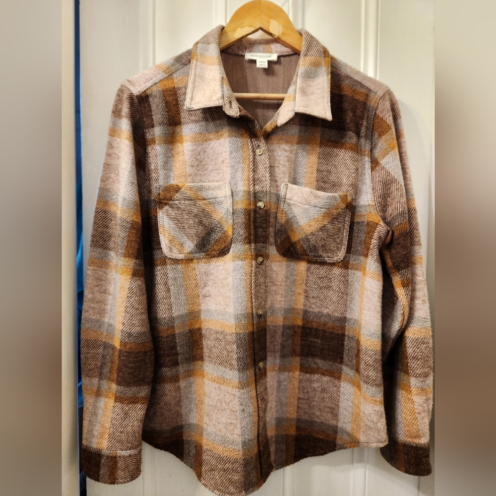 Super Soft Flannel Button Down Shacket Size Medium Beach Lunch Lounge